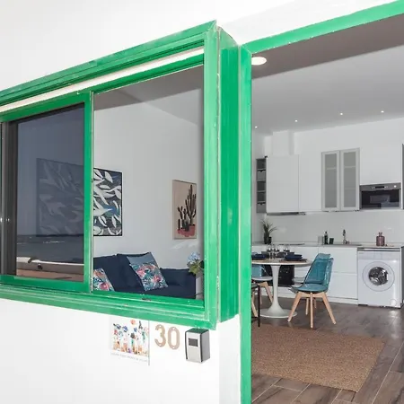 Luxury Sea Front V Apartament *