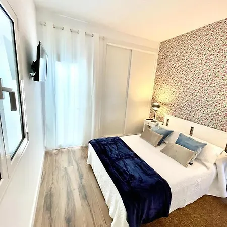 Luxury Sea Front V Apartament *