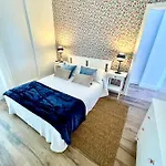 Luxury Sea Front V Apartmán