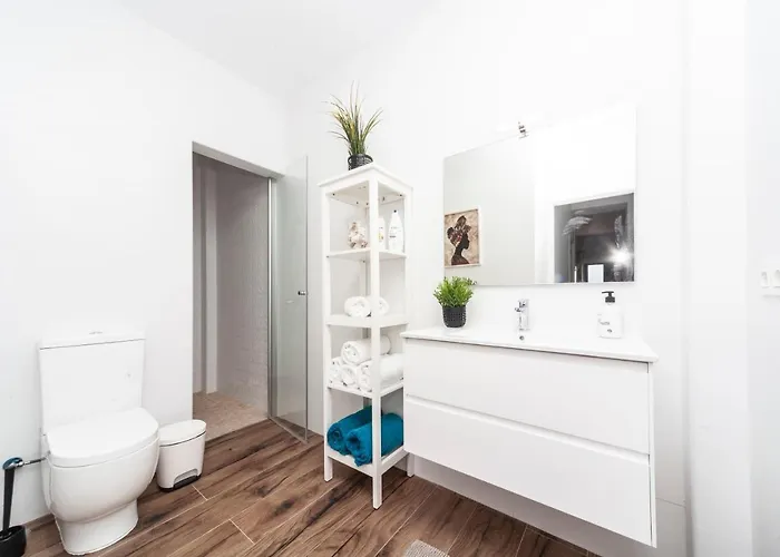 Apartment Luxury Sea Front V *