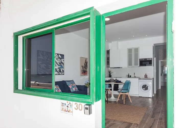 Luxury Sea Front V Apartamento *